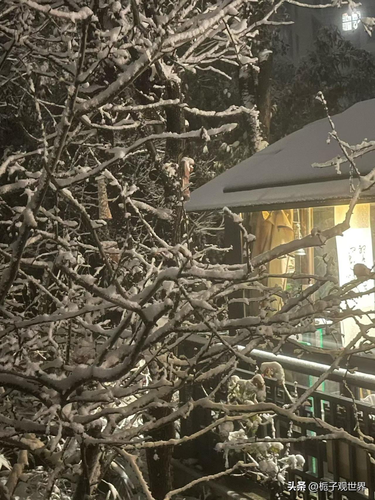 不要过分揣测别人的想法，不然就会失去自己的立场，自知者明，自胜者强。
人生微语 