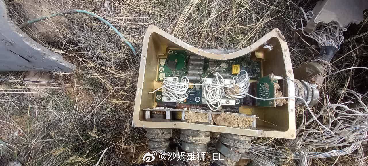 伊朗人击落的一枚美军空射巡航导弹 