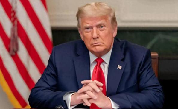 特朗普此前放话炸平伊朗，可偏偏在倒计时剩90分钟时突然宣布停火两周。
 
这事儿