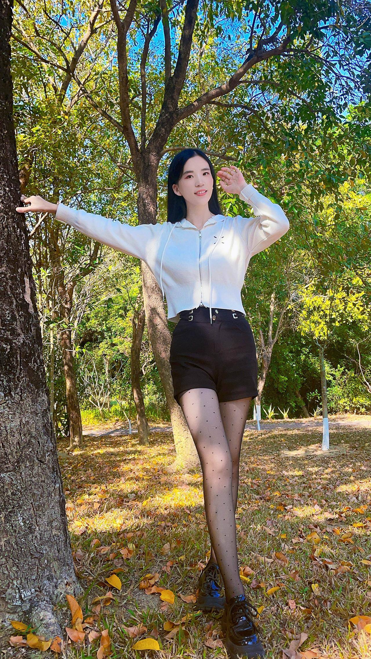 过膝袜 户外纯欲风 黑丝 黑丝永远的神 黑丝美女