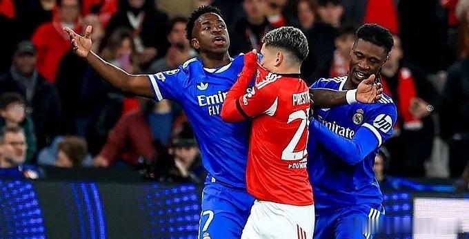 今日，欧足联官方发布处罚公告，本菲卡中场普雷斯蒂安尼因在此前对阵皇马的欧冠比赛中