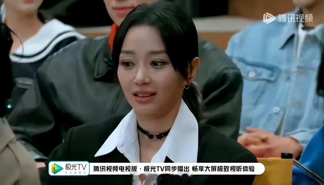 卜冠今这妹子简直是换了张脸，新综艺完全不敢认。 ​​​