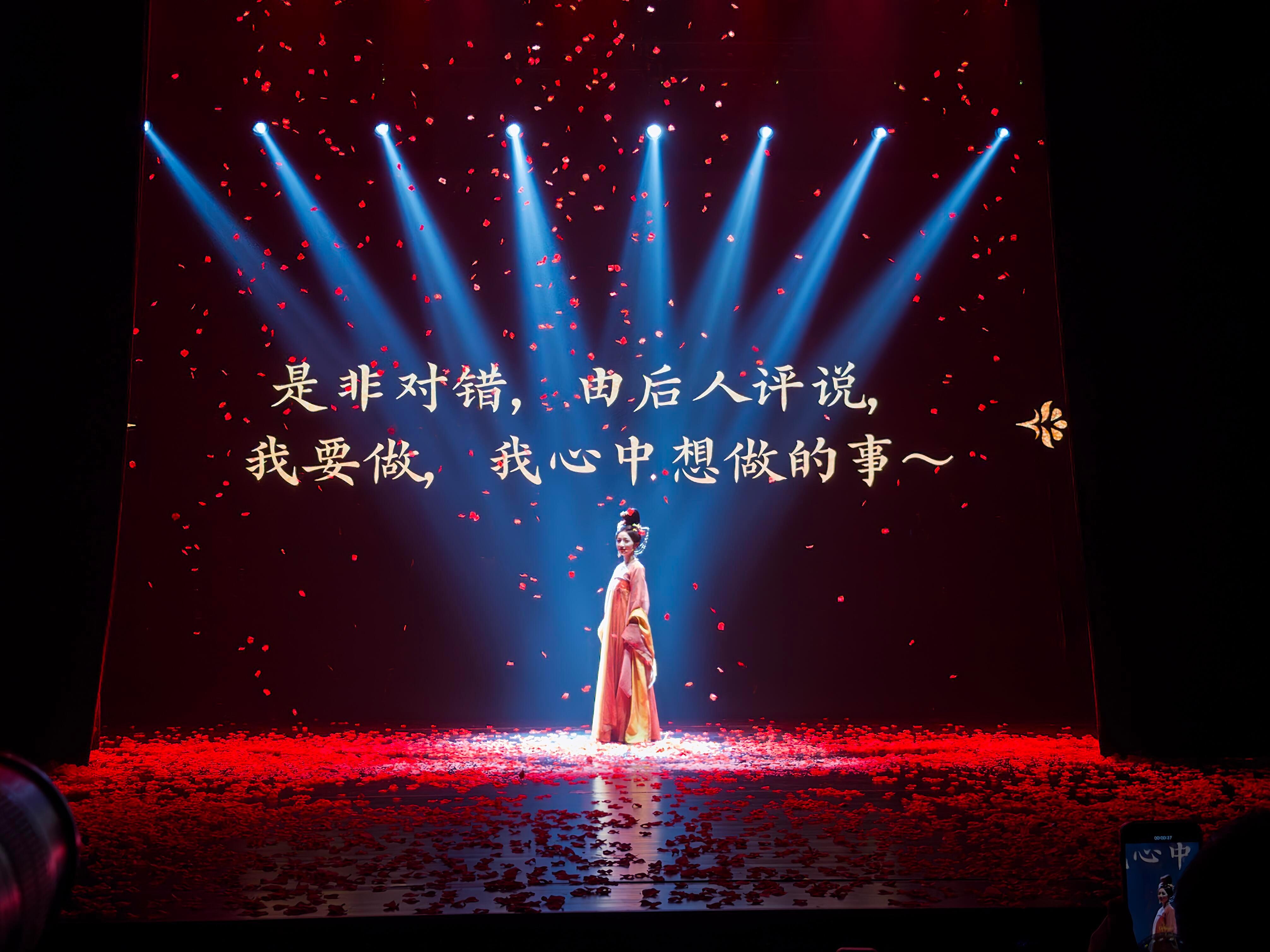 盛世天下的见面会剧宣每一场我都很喜欢，这个剧宣模式希望内娱都可以学来。就是正正经