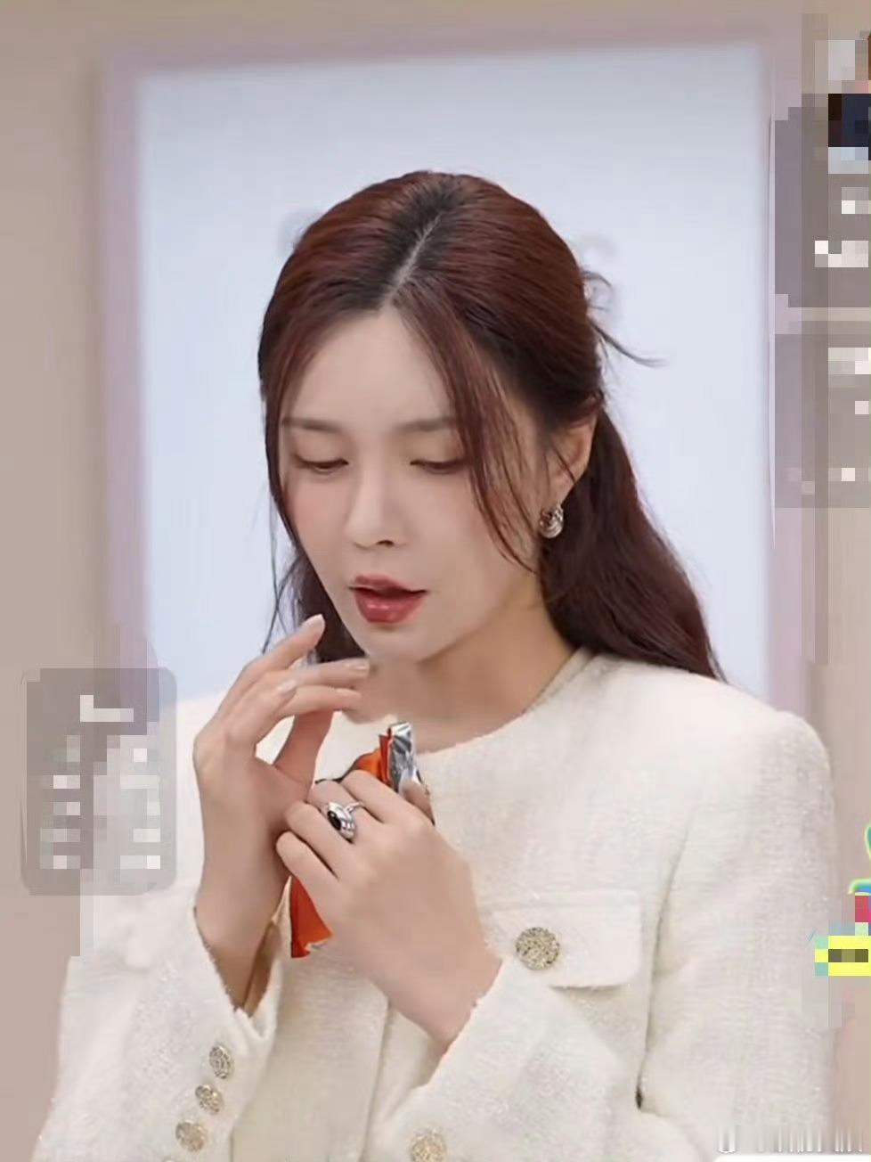 #沈梦辰模仿叶珂#这个热度沈梦辰没必要蹭了，这会让自己很难看，也会让自己的风评一