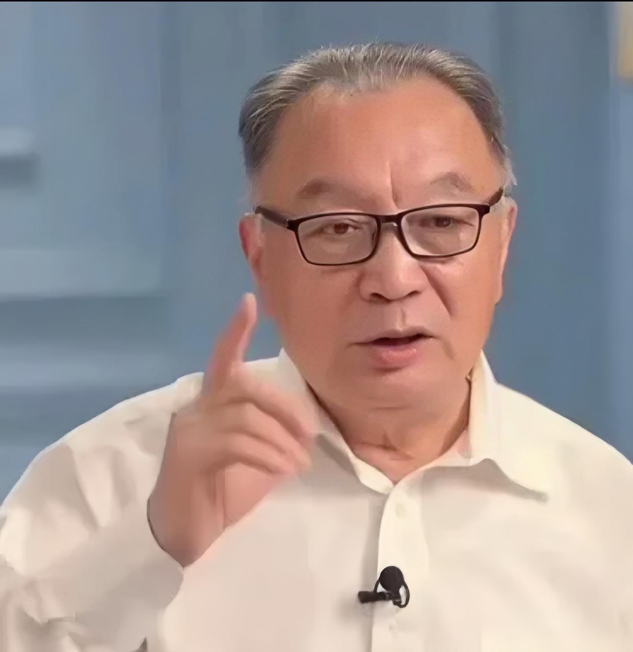 一语振聋发聩！温铁军点破国运底线：共富不成，便是战略级失败
 
温铁军教授曾留下