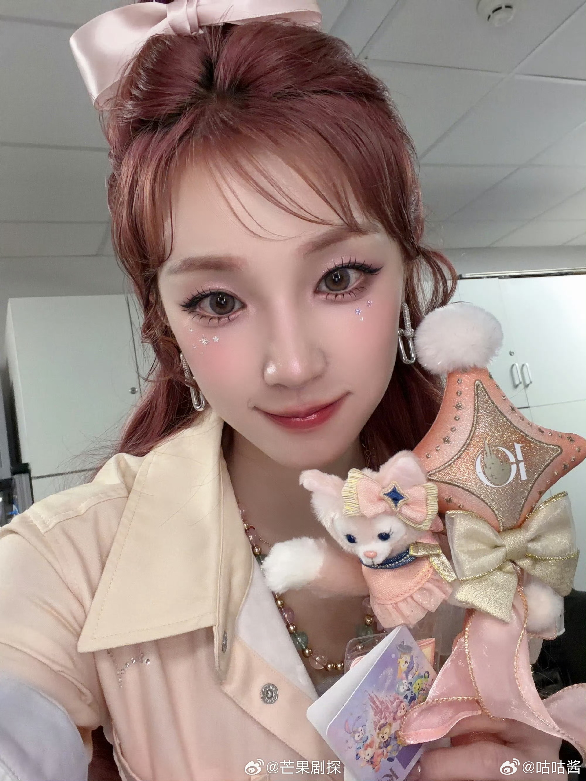 宋雨琦发自拍照安慰粉丝宋雨琦收工自拍 爱是相互的，雨琦收工不忘安慰粉丝 