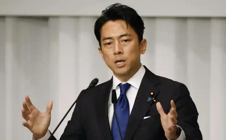 囤钚可造5500枚核弹！日本防相公然叫嚣拥核，三步走野心藏不住
日本防卫大臣小泉