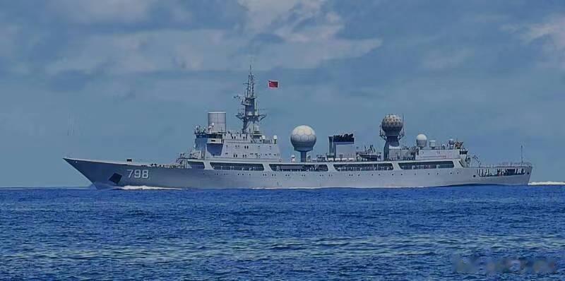 因为有了815A型电子侦察船“玉衡星舰”（舷号798）的参与，个人感觉东部战区这