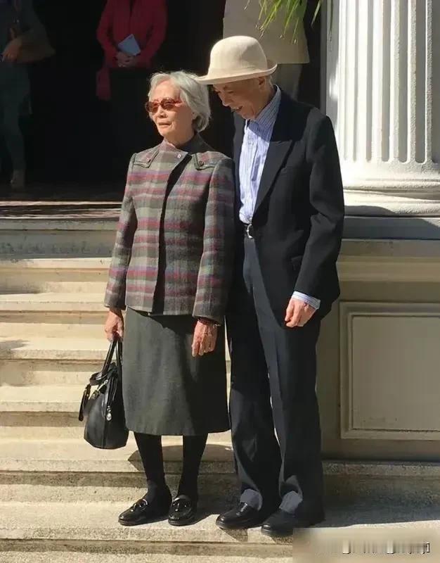 人间直有真情在，给大家讲述身边的真实故事，赵大鹏和李桂华是自由恋爱，结婚后生育一