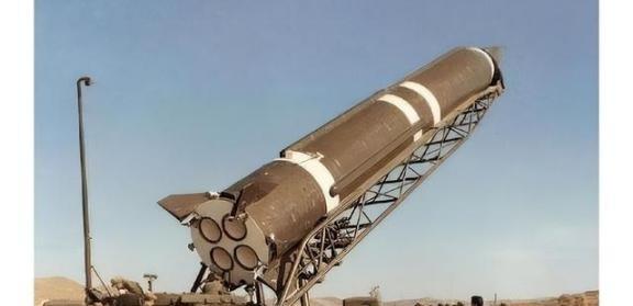 一口气花35亿买东风导弹，又砸150亿请中国驻军，付款极其爽快。谁能想到，在战火