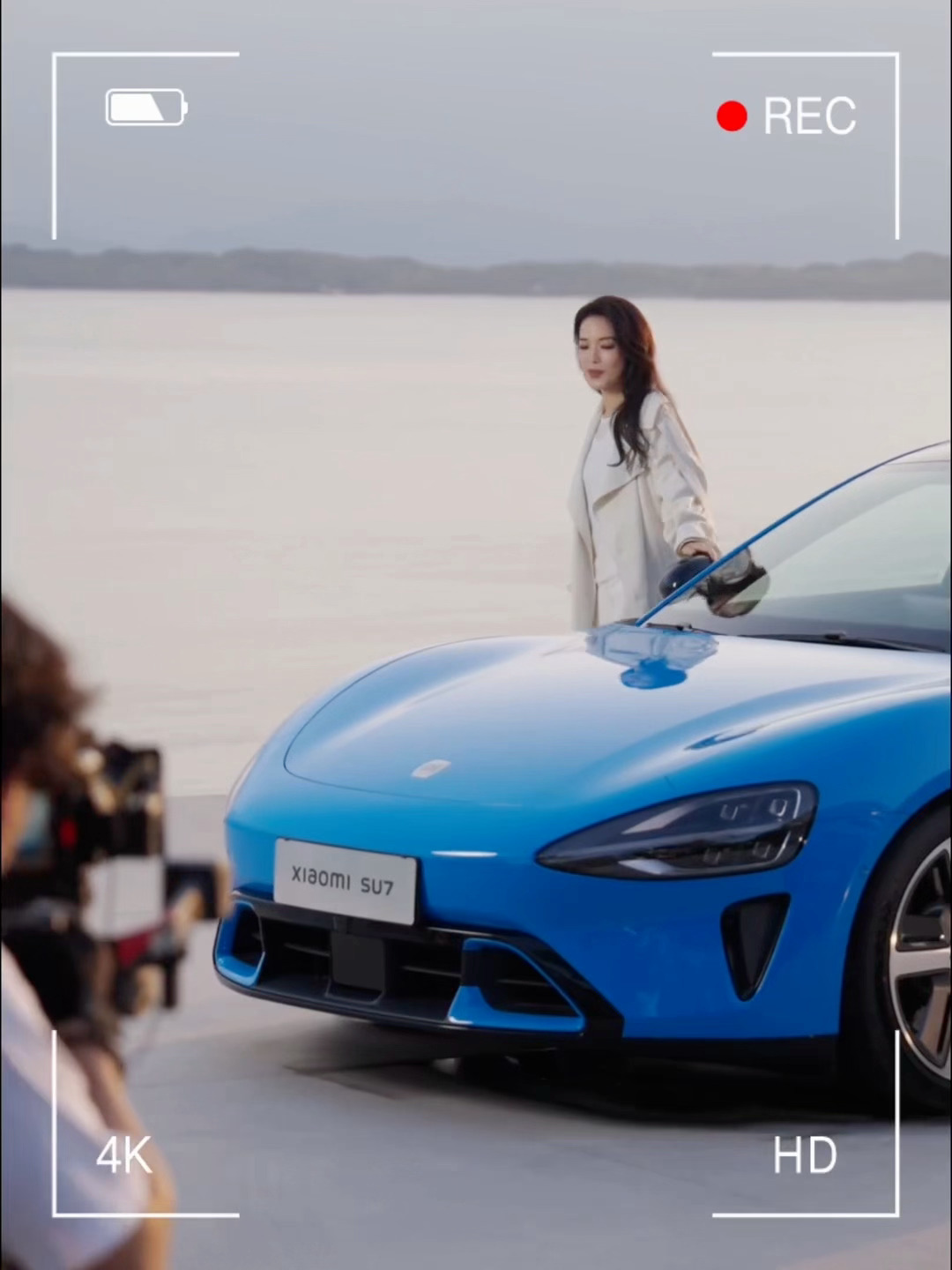 舒淇妈咪简直是SU7的天选代言人！✨名字就自带谐音梗~ 舒淇舒展知性的优雅气质和