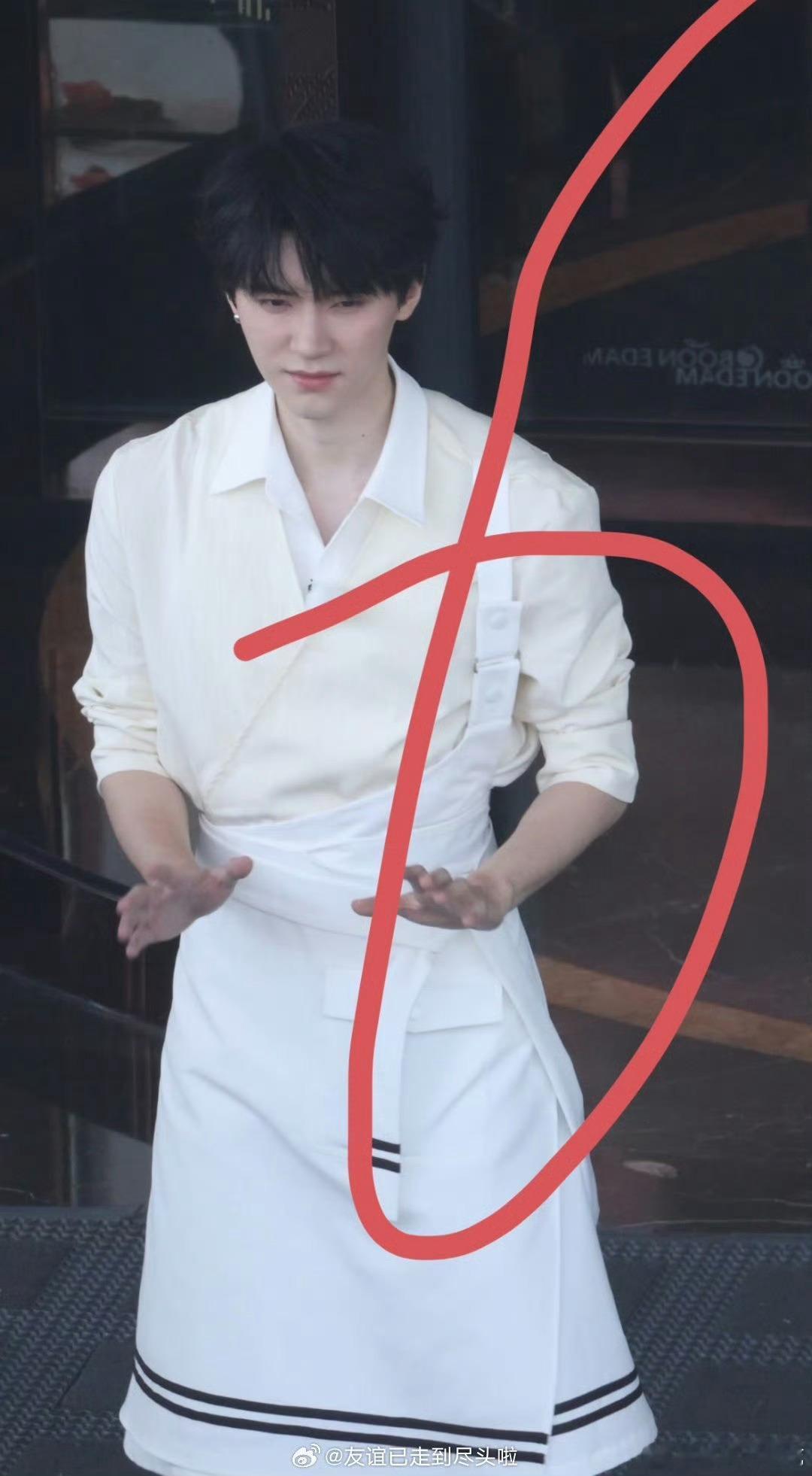 范丞丞李昀锐周翊然跑男生图李昀锐周翊然跑男生图路透周翊然来跑男飞行了，看看三位男