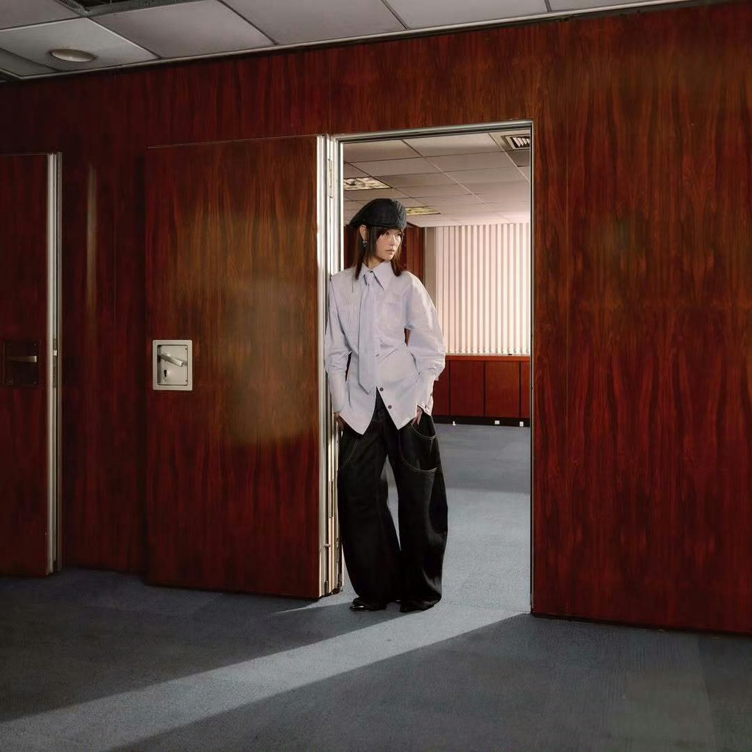 解朝宇领衔主演尼日利亚裔英国设计师品牌Tolu Coker 与英国快时尚品牌To