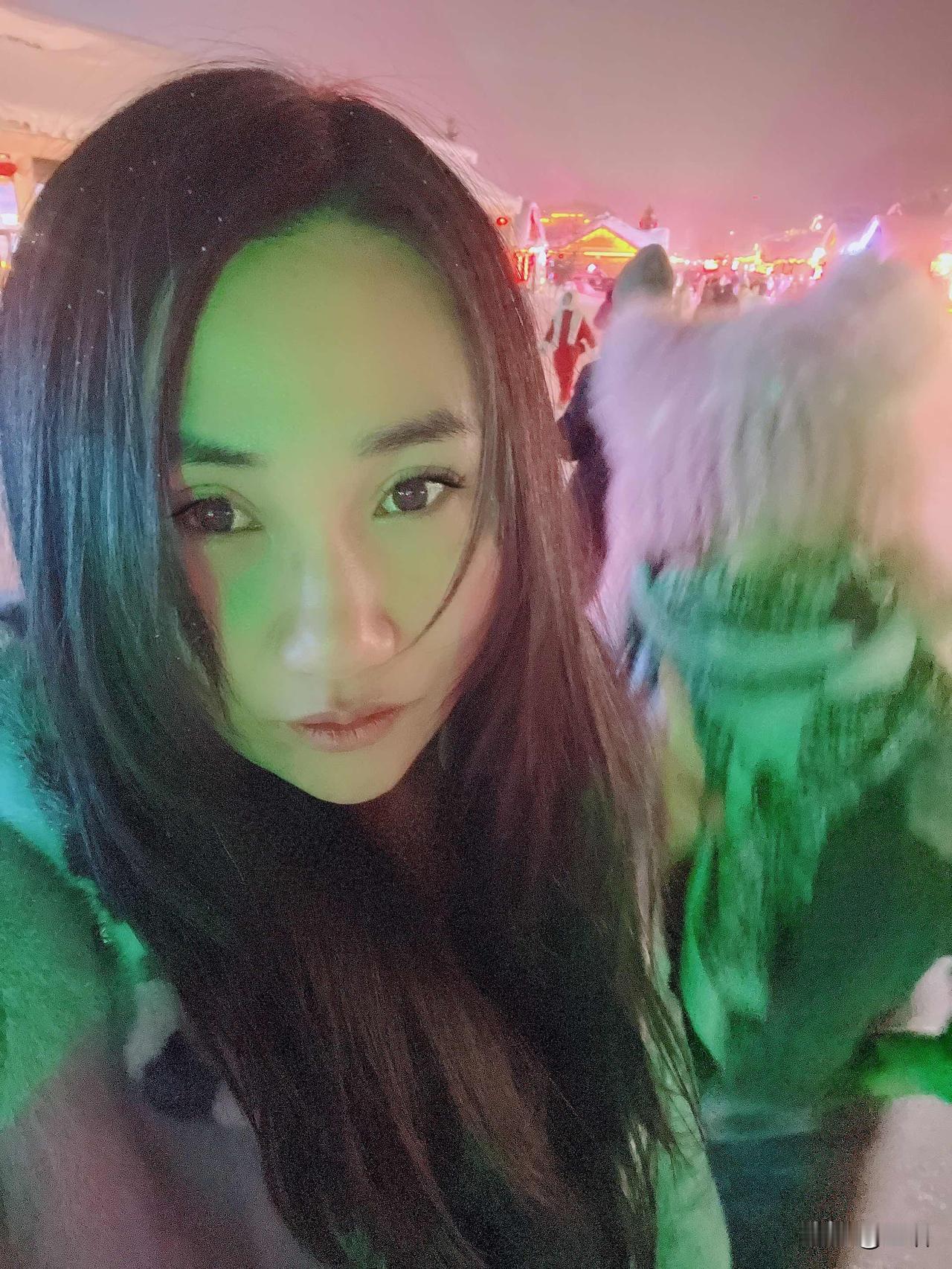 姐妹们，我在网上遇到一个人，说看了我视频对我很心动很喜欢我，

没有见过面，但是