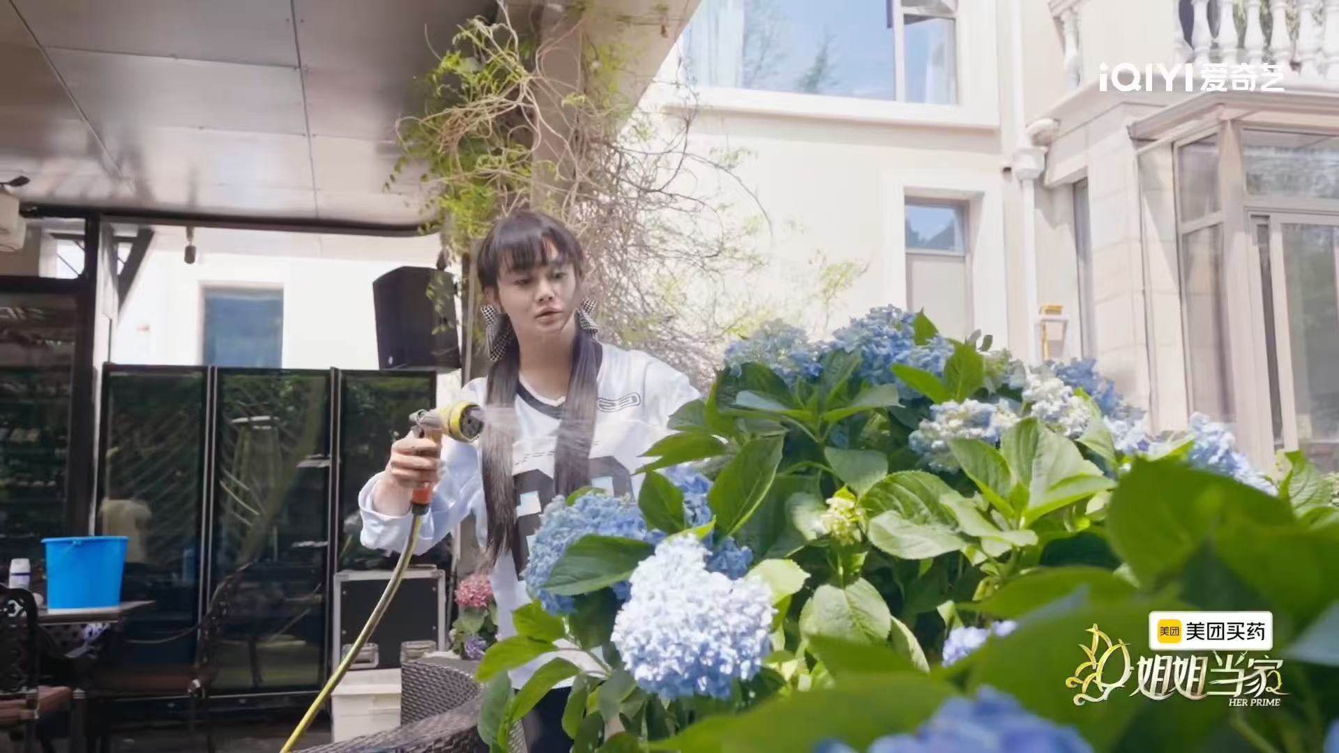 邹市明说冉莹颖负责貌美如花邹市明和冉莹颖抢活干姐姐当家 伴侣主动分担家务的细节是