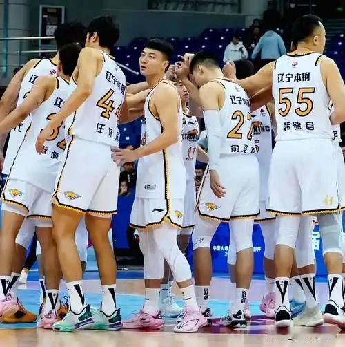 为什么cba好看了？
表面看是好看了，外援一大堆，挤占了国内球员上场时间，所以国