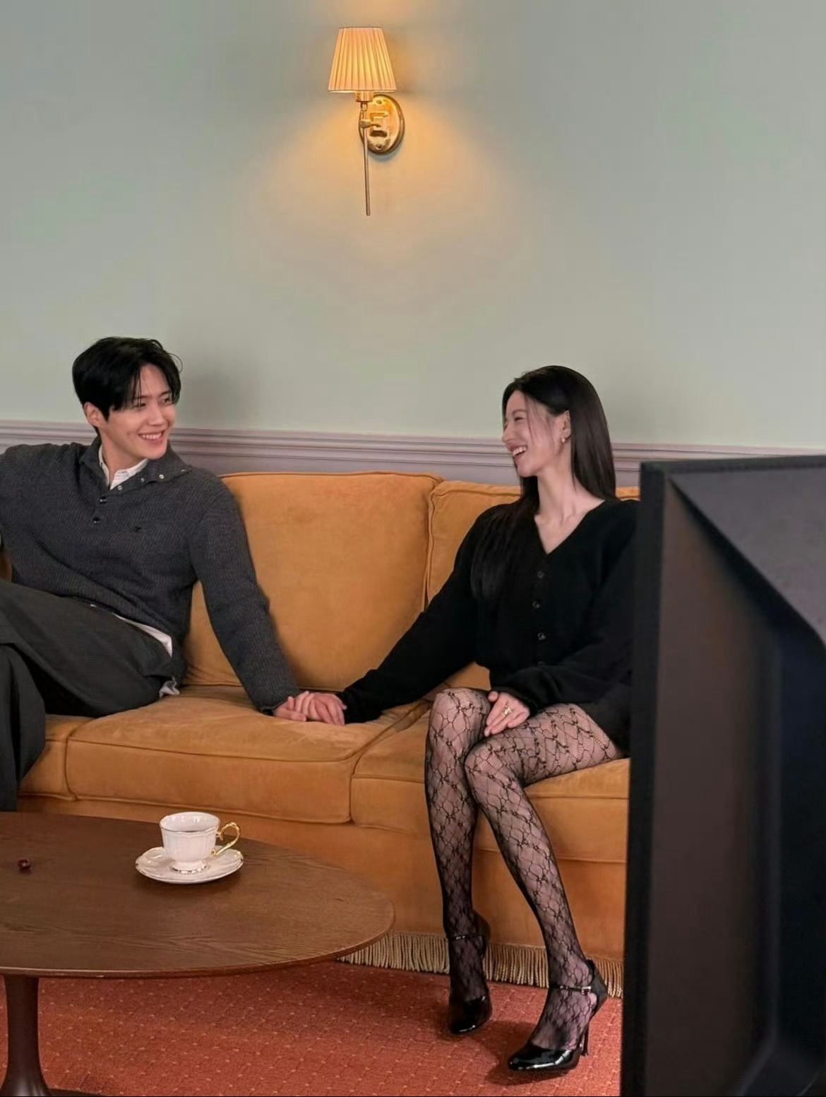 高允真X金宣虎爱情怎么翻译 允真INS更新 茂和浩🍀（嘿嘿全是甜甜的2shot