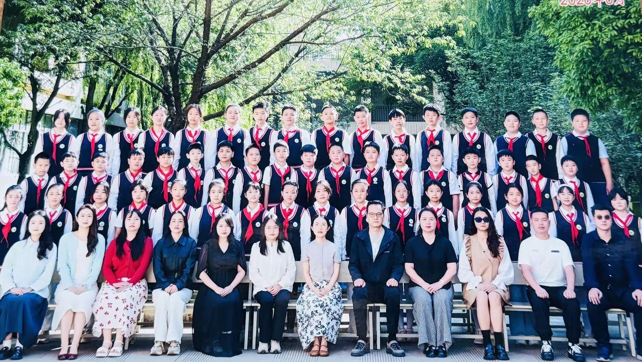 小升初太难了，孩子人生的第一个转折点，选公立还是私立呢，学霸比不了，学渣不至于，