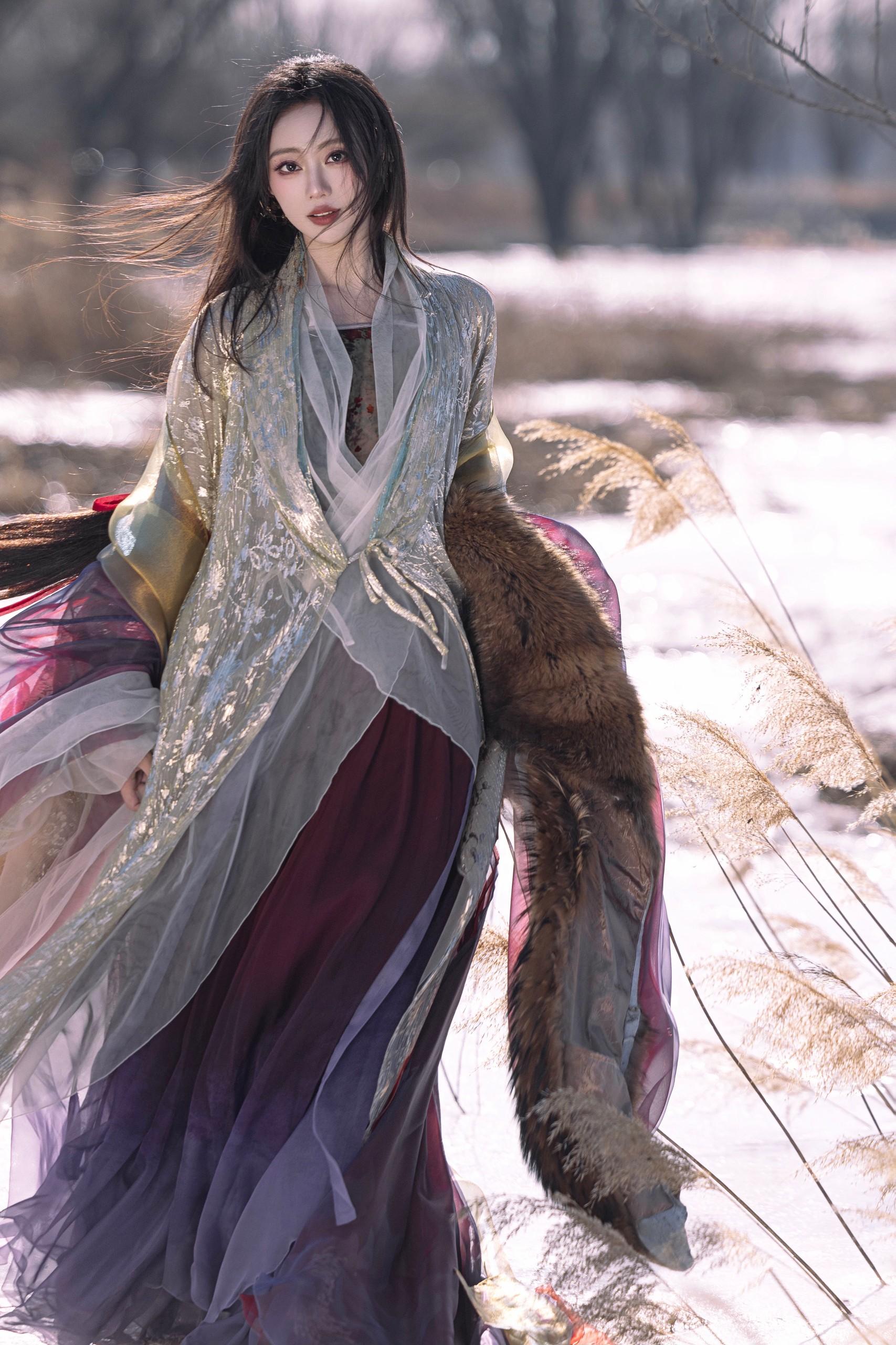 ‘ 我渴望有人至死暴烈的爱我……’。