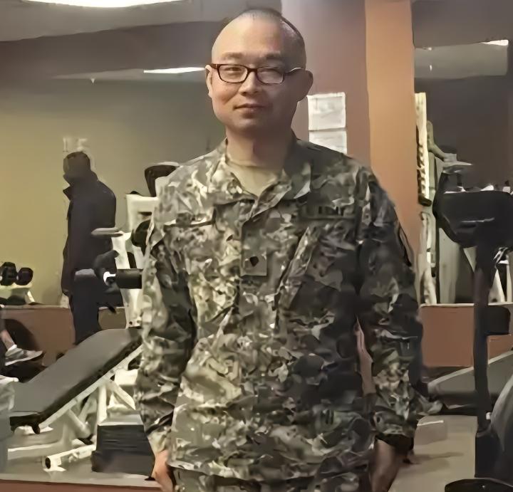 真解气！侮辱祖国、加入美国军队的博士赵潘书，已经成了黑户！
 
赵潘书当年在德州