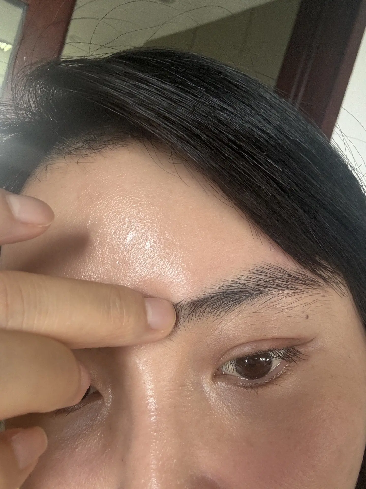 失误了，骗人呢？我用了几天还掉了，眉头这里用了几天掉了一大块，从来没这样，本来就是浓眉