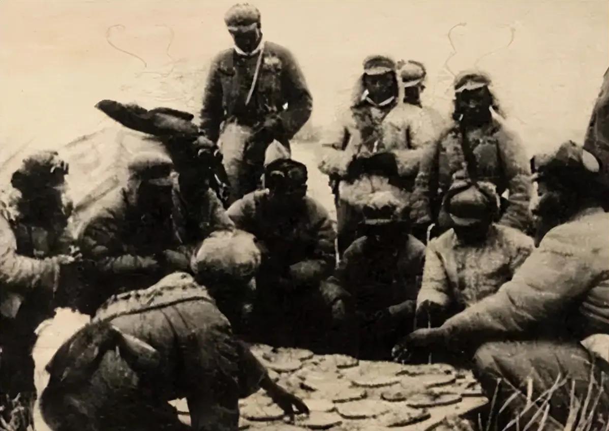 1950年，108名解放军战士被七百多名土匪围在了一座孤城之中，坚持40天后弹药