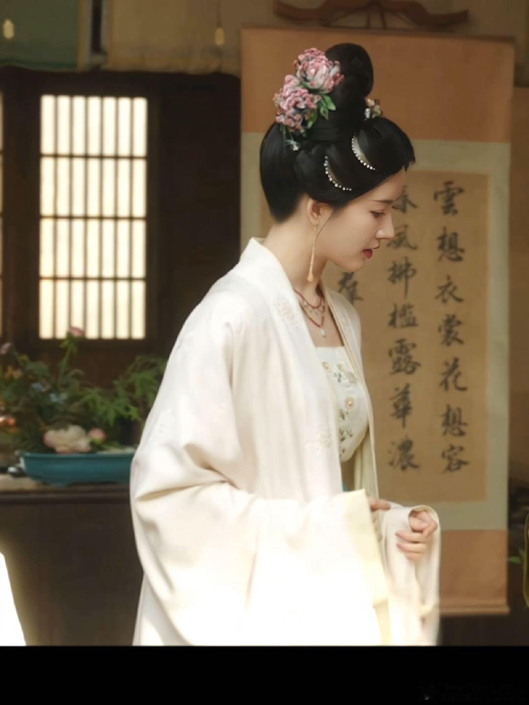 刘些宁新剧献计为妹择婿   刘些宁的演技太绝了！在《五福临门》中，她饰演的寿华在
