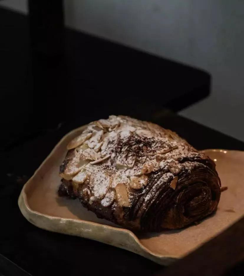 穷人，习惯了有钱不挣
中年危机说到底就是没有掌控感，因为公司决定了你的去留，一旦