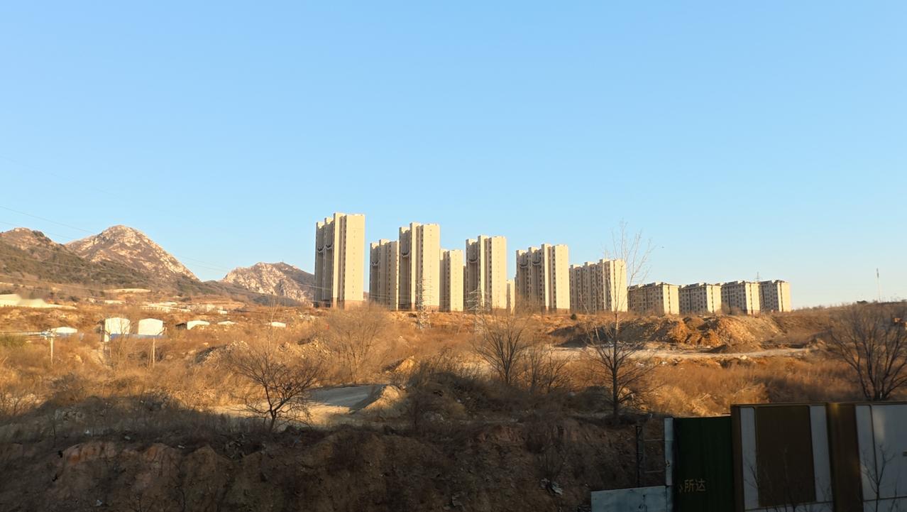 最近甘井子区甘西140地块有新动静，两家房企申请退回了4.09公顷土地。这事儿得