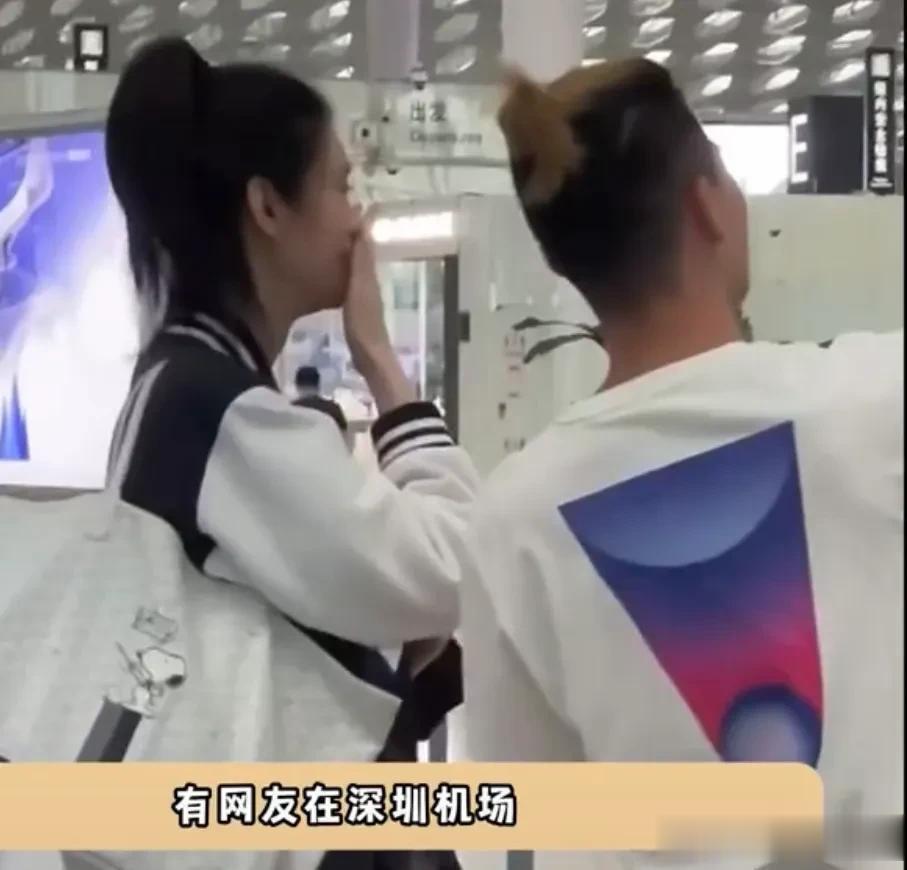 奚梦瑶素颜现身机场，又要去深圳上课了，她真的超努力，所有女生的模范[呲牙][呲牙