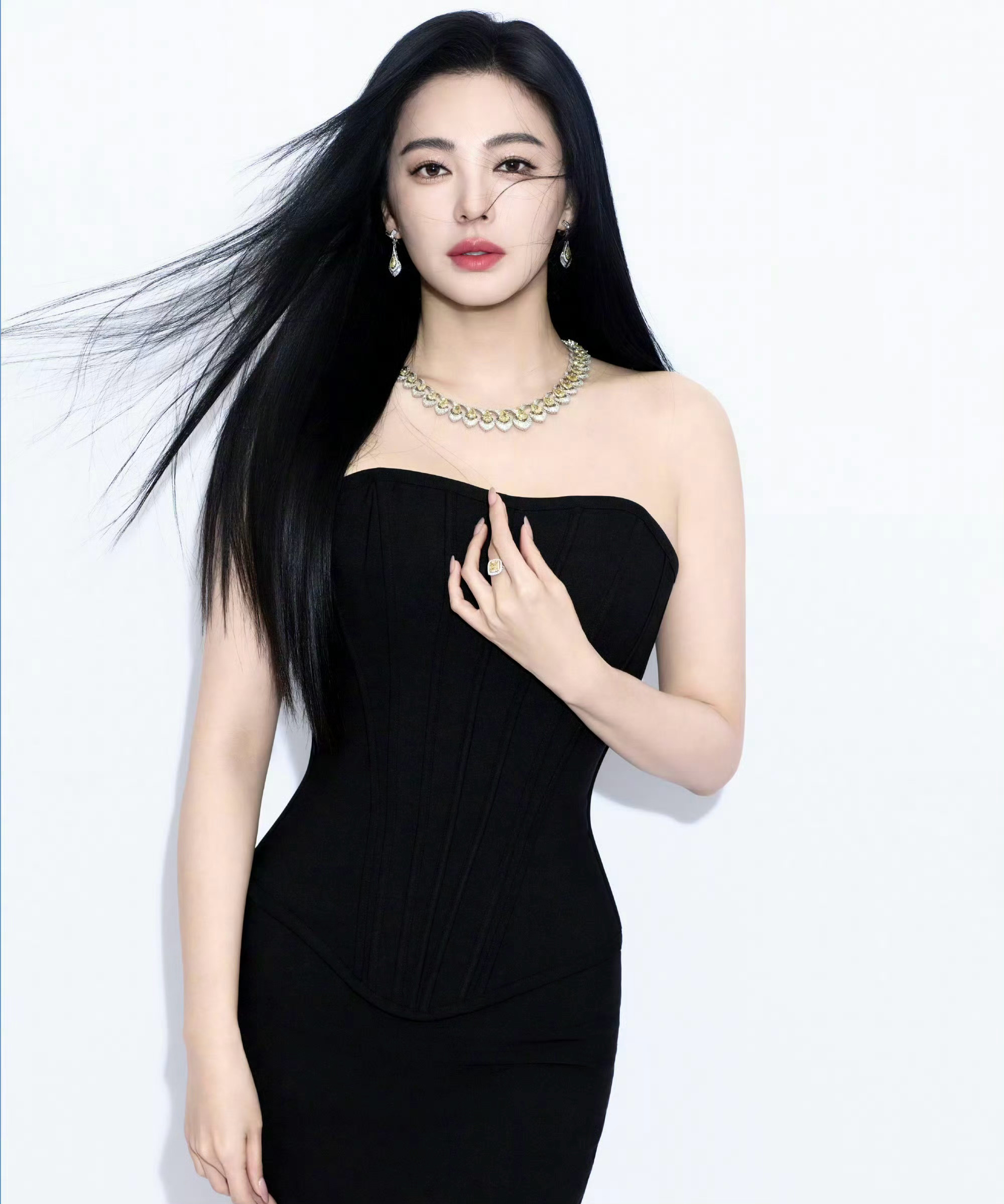 张雨绮多个商务被取消我去….发生了什么？我现在有点担心，盗墓笔记最后一部巫峡官山