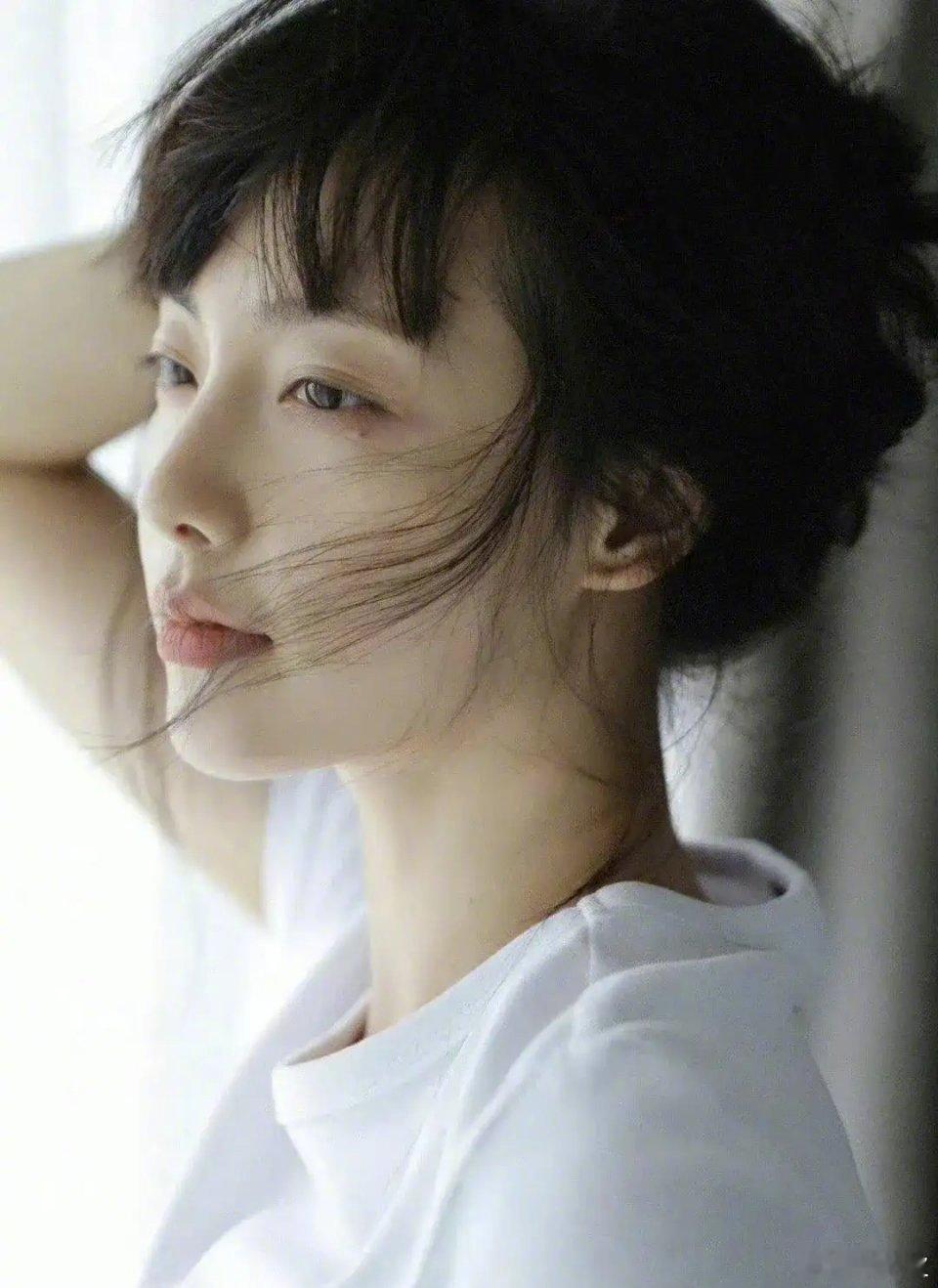 #张嘉倪解封#对于张嘉倪而言，账号的解封不仅是她重返舞台的起点，更是她重塑形象、
