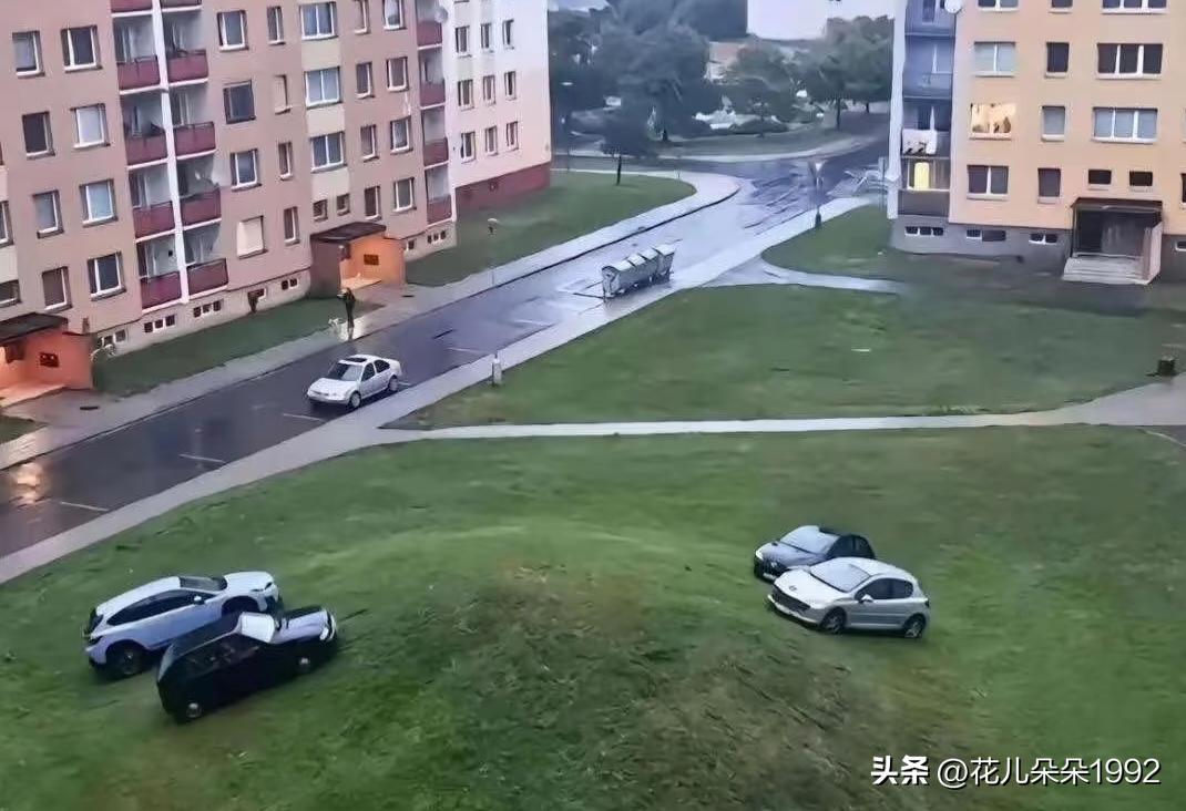其他车:我走全损了,你继续留吧[吐舌]