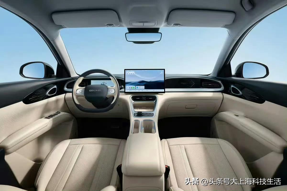 最近常开吉利星愿，日常代步的体验感特别实在[抱一抱]。

日常市区通勤时，车身小