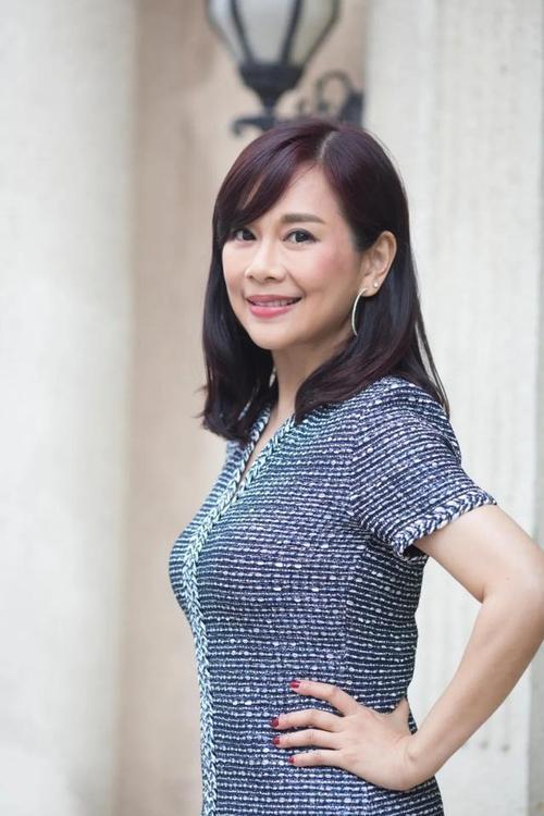 陈松伶受访时坦然回应与张铎结婚十余年无子，因身体原因无法生育，丈夫始终理解支持，