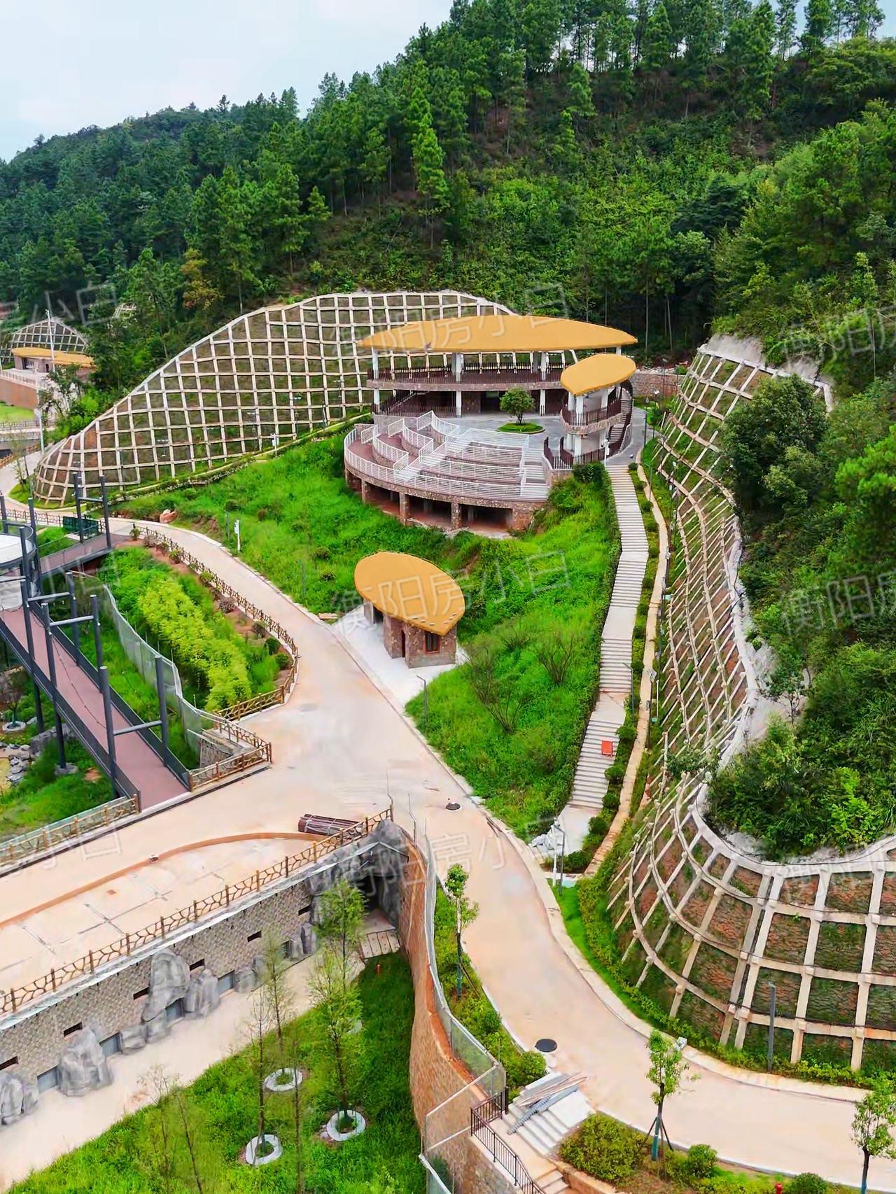 这不是已经快建成了吗
 
你们总说这个项目会烂尾，今天我到现场来看，这不是快要建