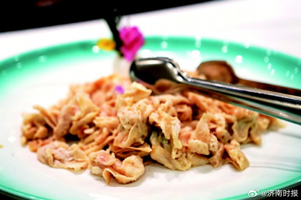 【#菏泽牡丹喜提食用身份证#】#两大可食用牡丹主产区在菏泽# 四月芳菲褪去,菏泽