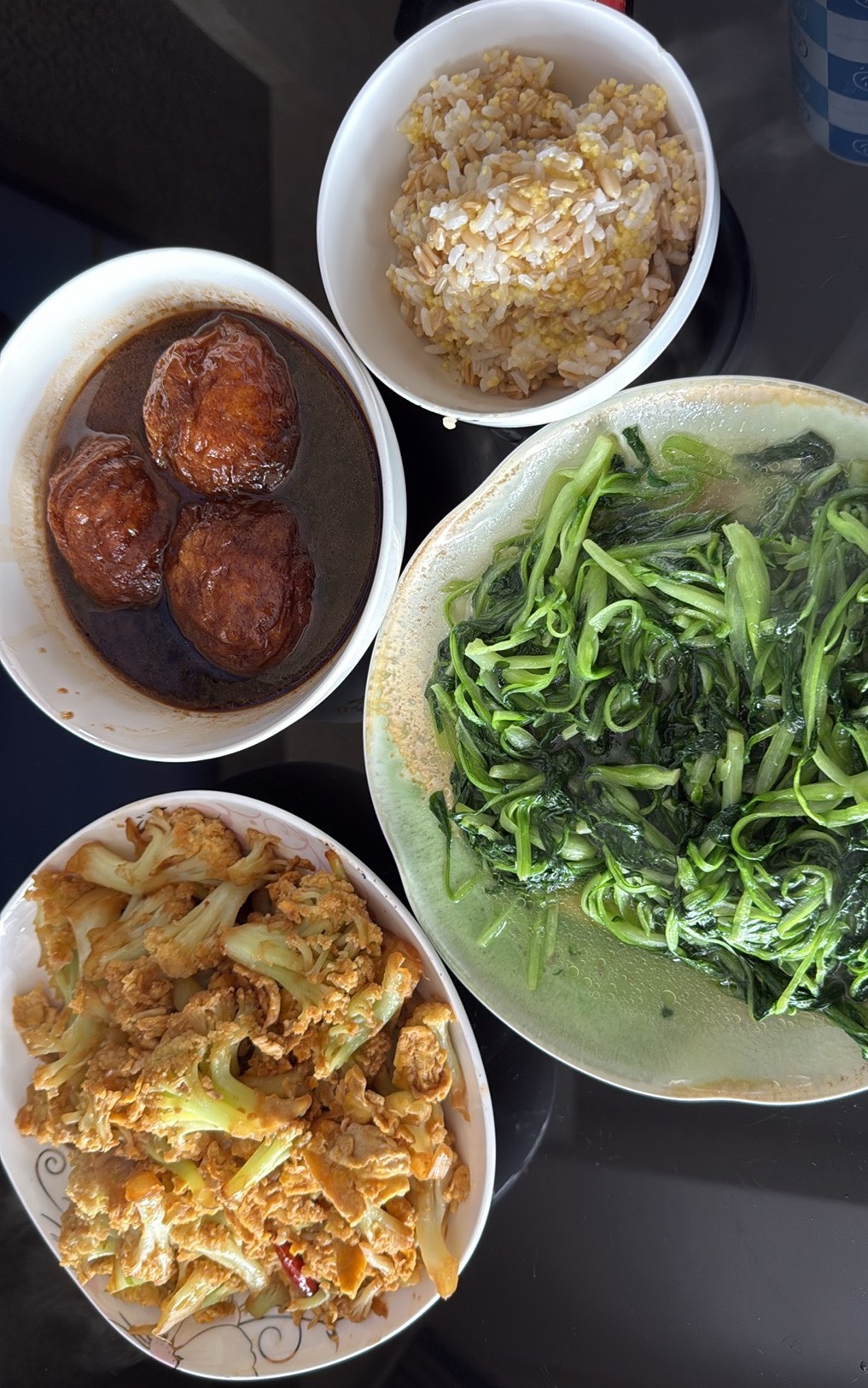 吃个饭休息一下，等会再战 