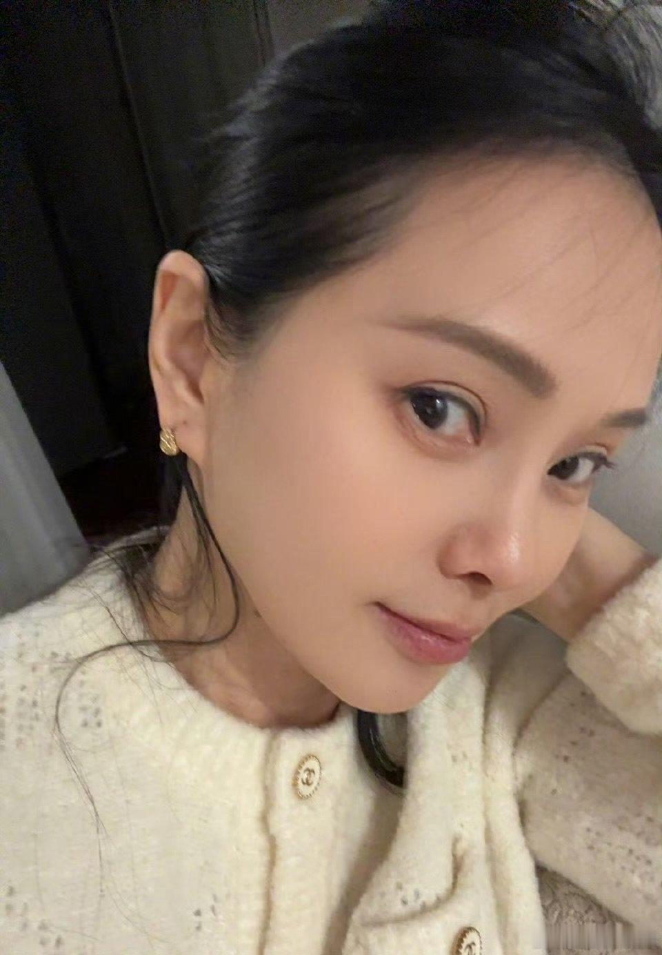 伊能静说生孩子不是为了拴住秦昊伊能静秦昊甜蜜至今，靠的从来不是孩子，是彼此真心 