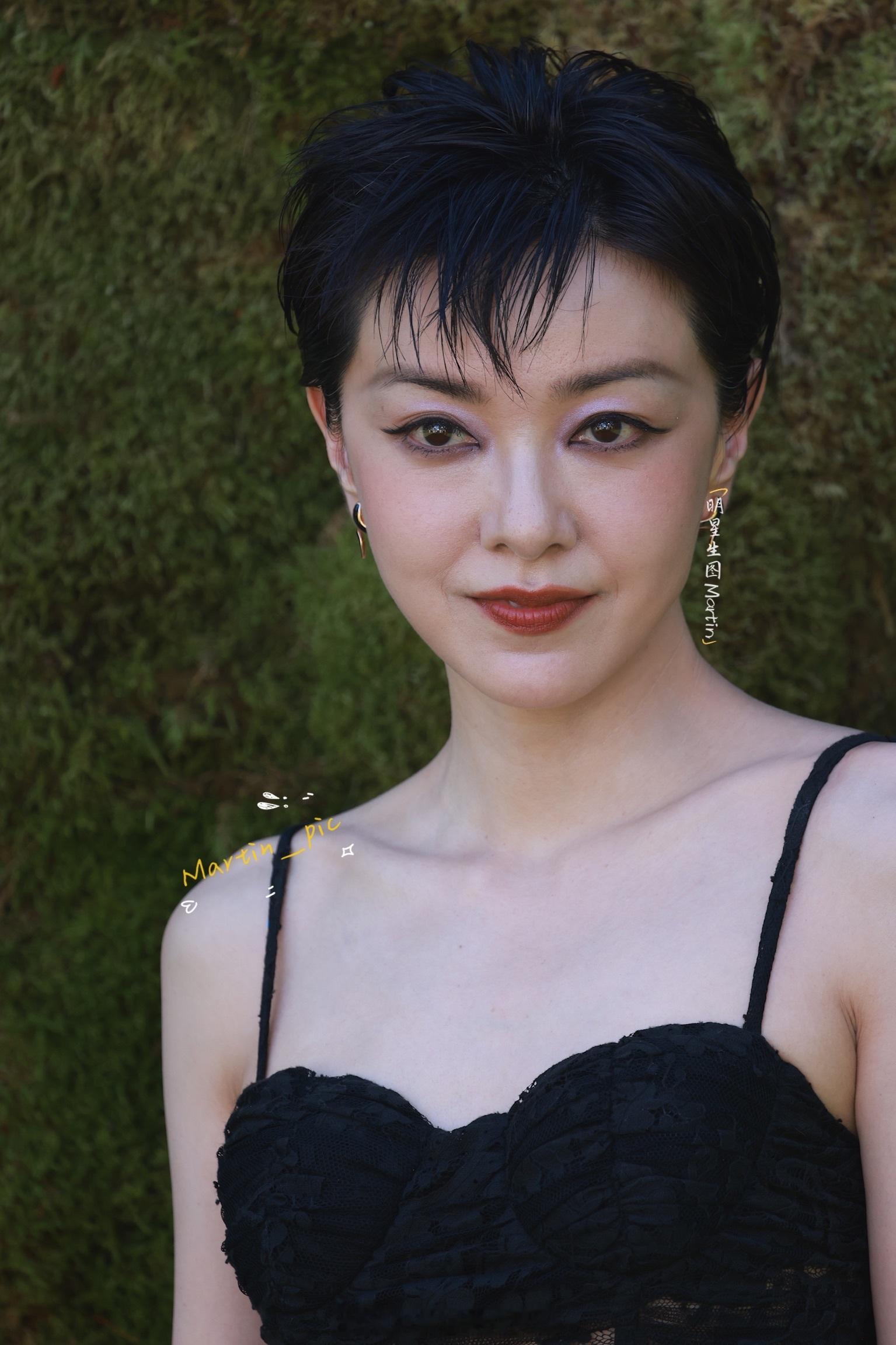 郭采洁vogue红毯生图今日份冷艳烟熏郭采洁[好爱哦][好爱哦]VOGUE红毯 