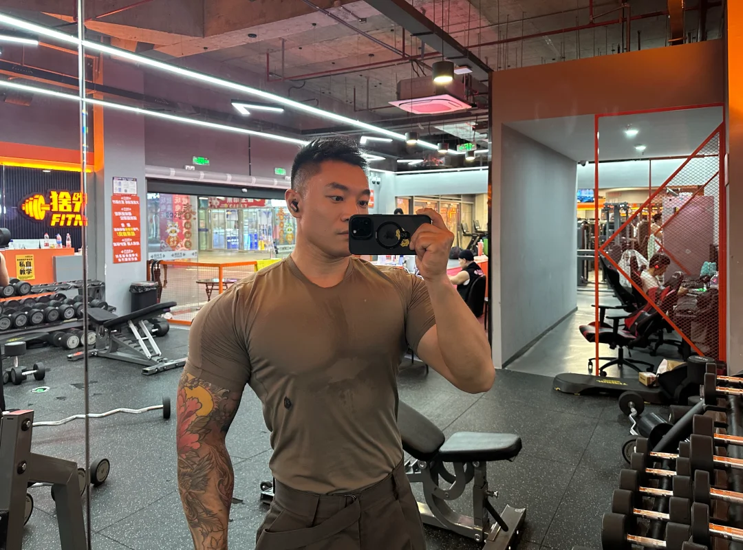 健身房总有性感的叫声