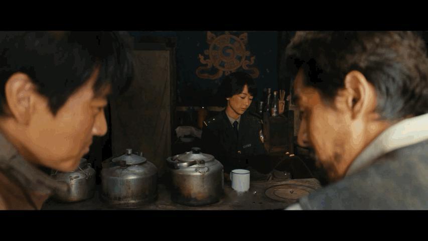 员工不同意发工资领导硬要发被《生命树》的队长与队员暖到！经费再窘迫，多杰也不亏待