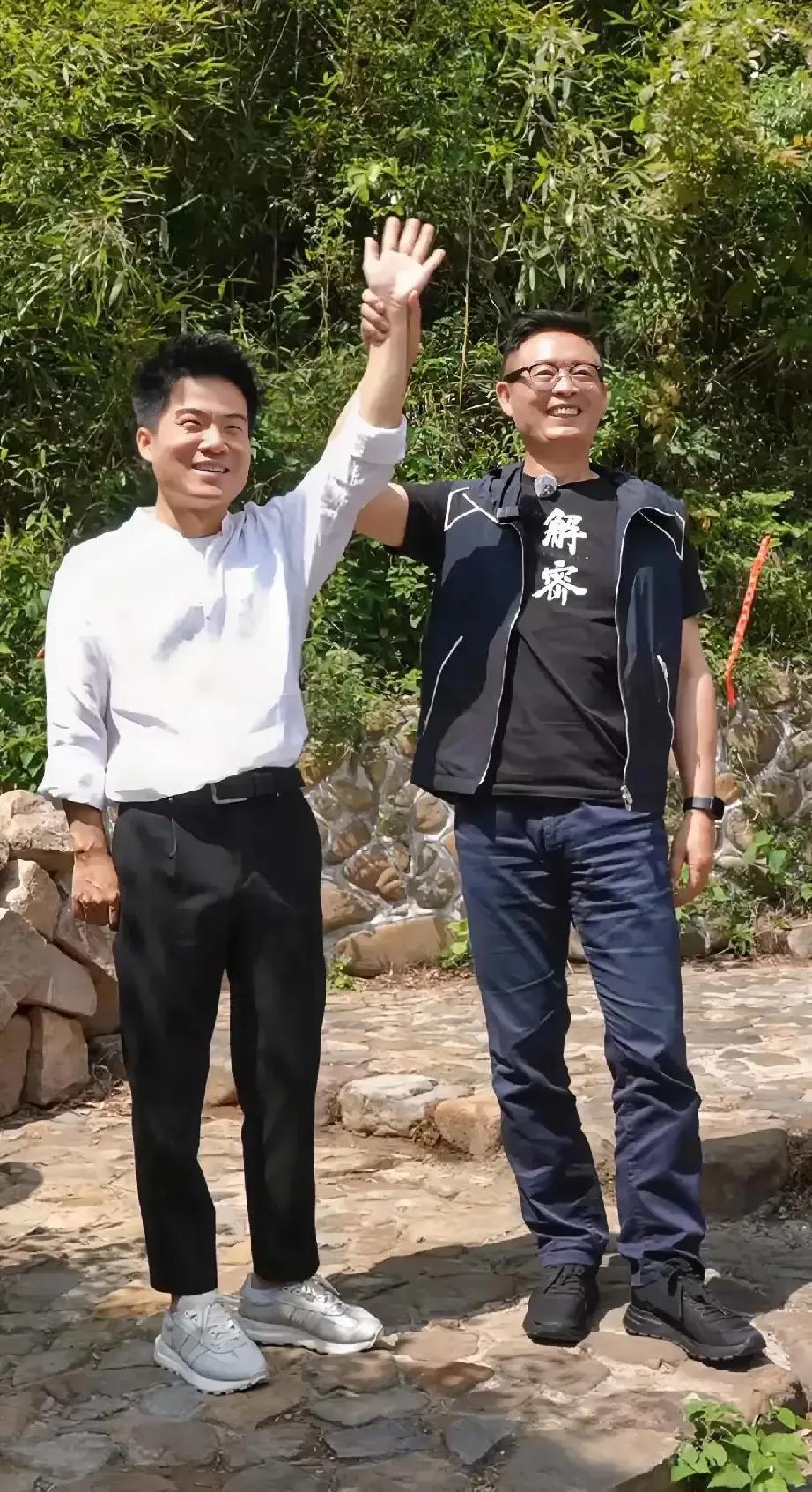 “大家都想消费你，你却每次都来看我，
这是一种具有象征意义的，”
麦家老师语出惊