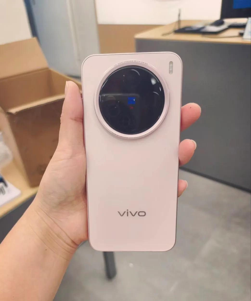 vivo x200 Pro mini推荐猛男粉
今年这个粉色真的挺好看
我推荐的