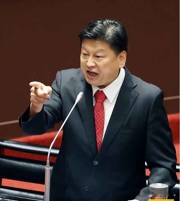 针对韩国瑜公开批评傅崐箕，蓝委徐巧芯表示，包括总召在内很多“立委”看不惯民进党的