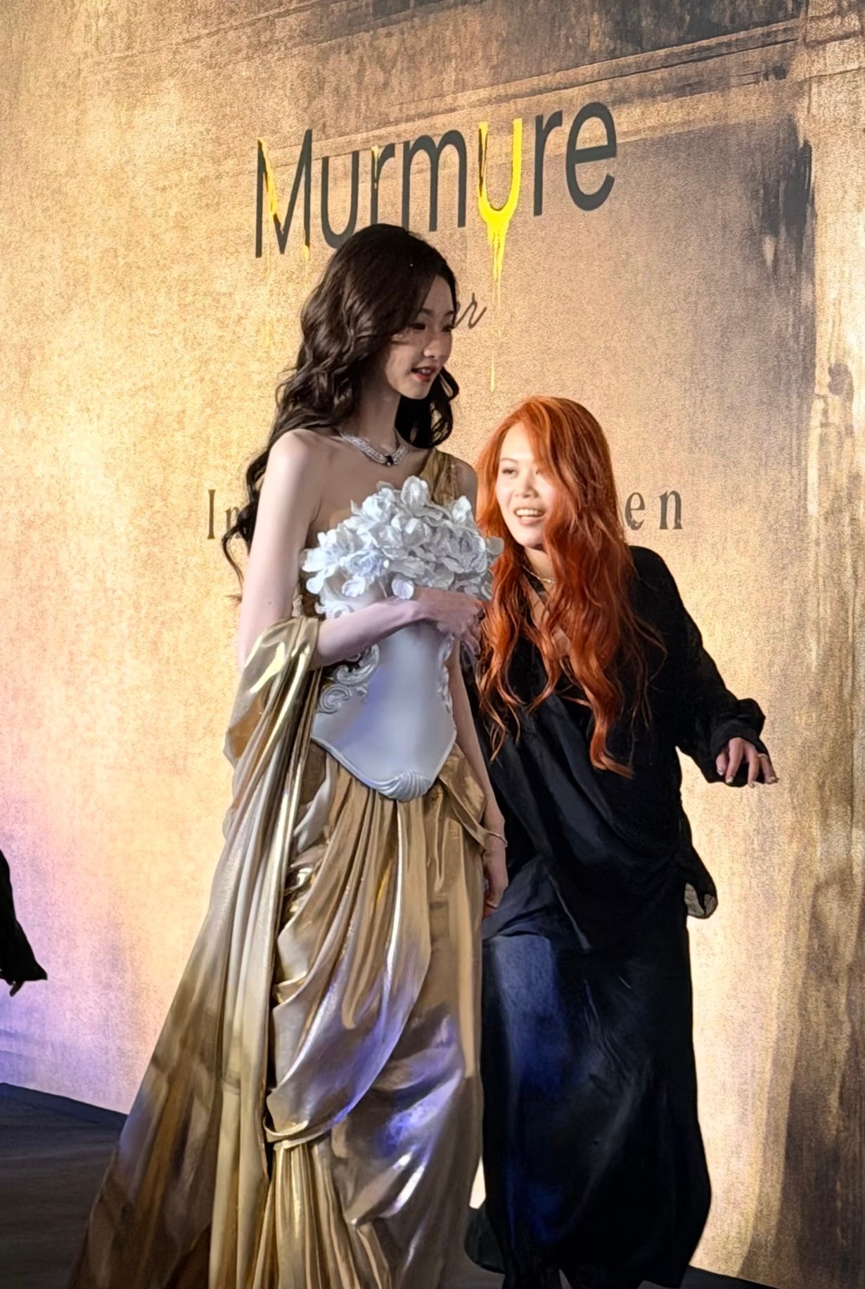 张艺凡从油画里走出的神女路人镜头下的张艺凡，完全被她的颜值震惊😨 