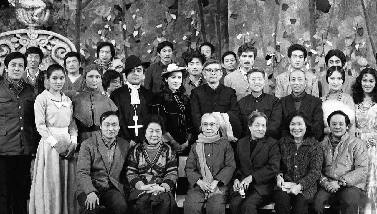 北京电影学院85级表演干部专修班，因学员入学前多为当时影视界的知名演员，被社会广