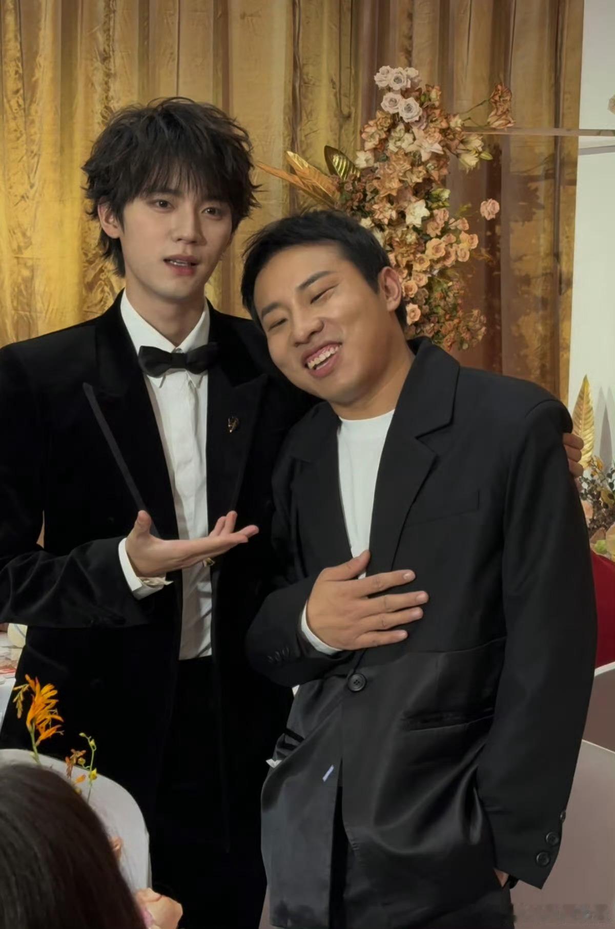 周翊然徐志胜 少爷和我 徐志胜也太可爱了吧！自带笑点还超会接梗，软萌又有趣的胜子