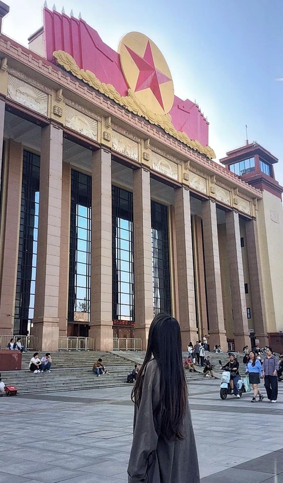 “目光所致皆为华夏     🇨🇳五星闪耀皆为信仰”