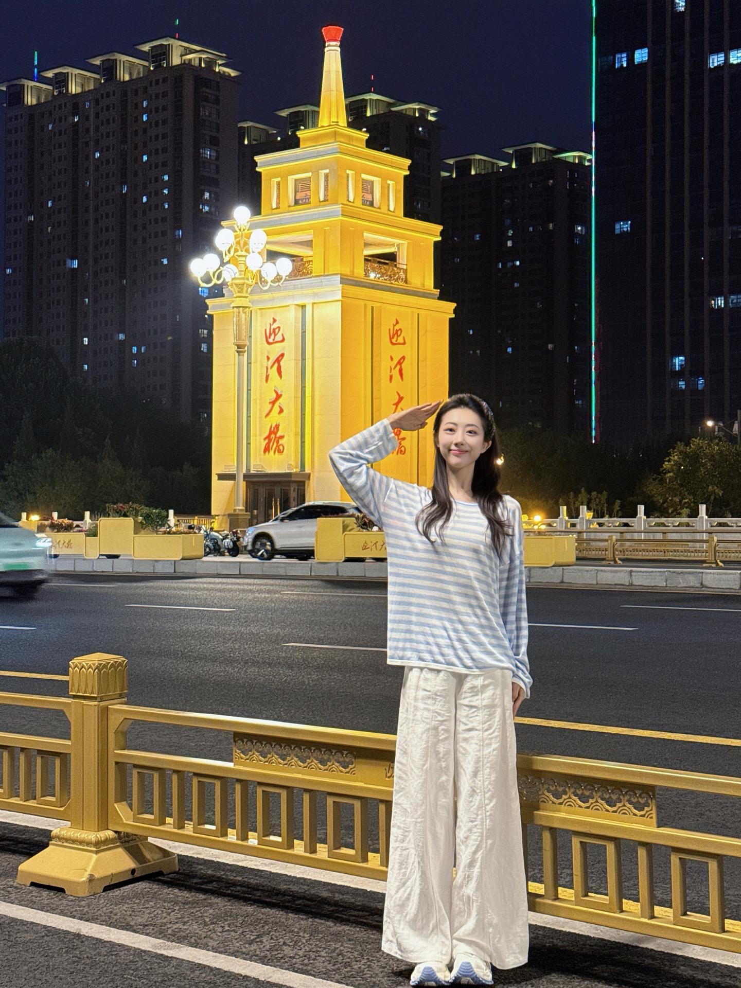 道路是曲折的，前途是光明的。